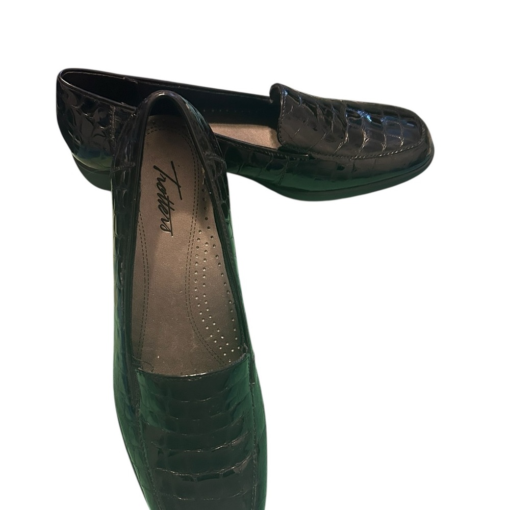 Trotters-Easy Spirit  Black Crocodile Loafers- leather